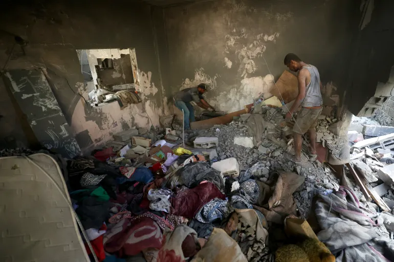 Israeli attacks on Gaza kill 14, including mourners attending funeral